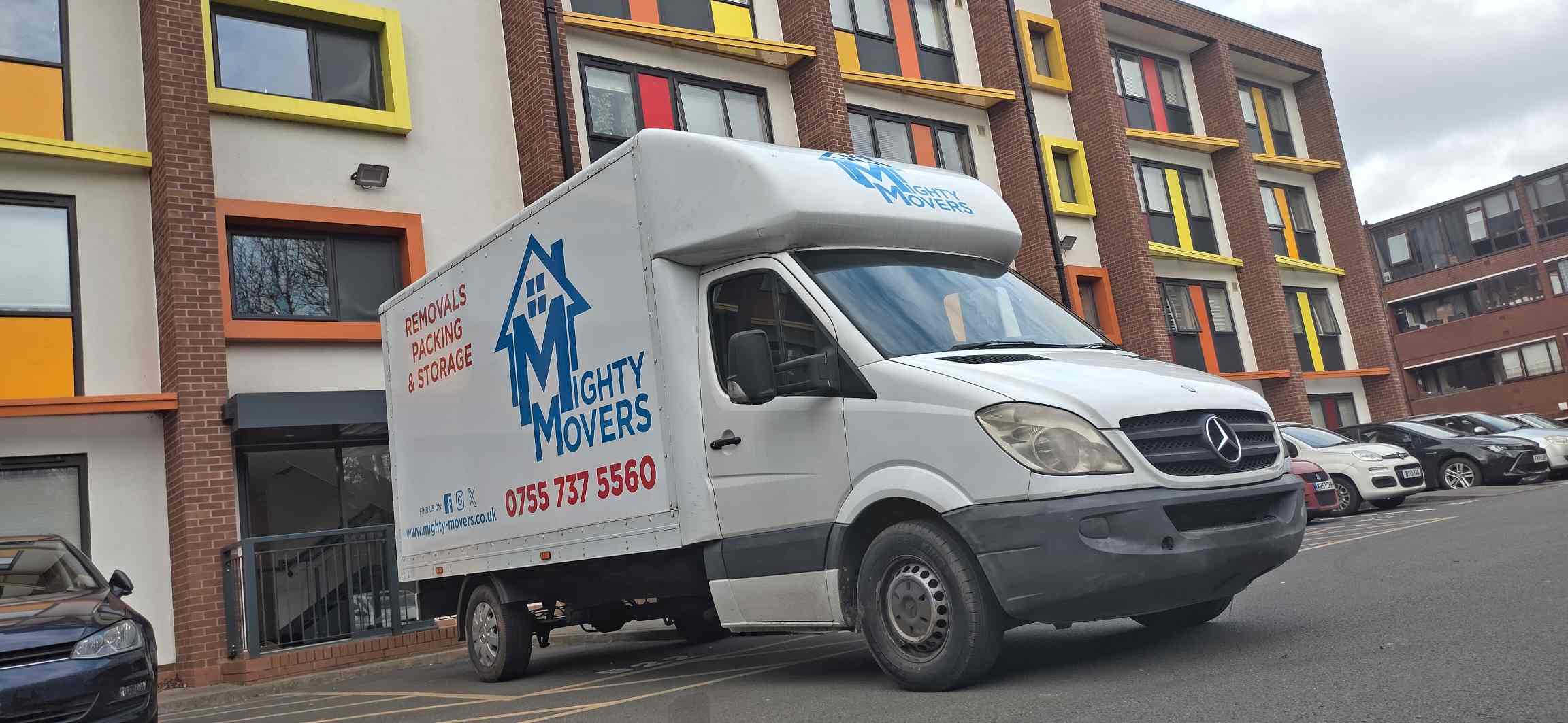 We offer specialized residential moving services from student homes to the elderly, ensuring a hassle-free shift to your new residence.